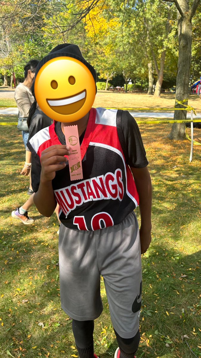 msvtaylorr's tweet photo. Some of our Mustangs that represented @JamesMordenDSBN at the DSBN cross country meet today! We are so proud of all your hard work and dedication! https://t.co/ZtYJdFDmIr