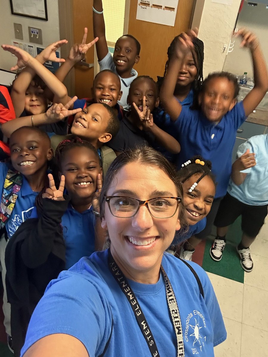 Courtney tweet media