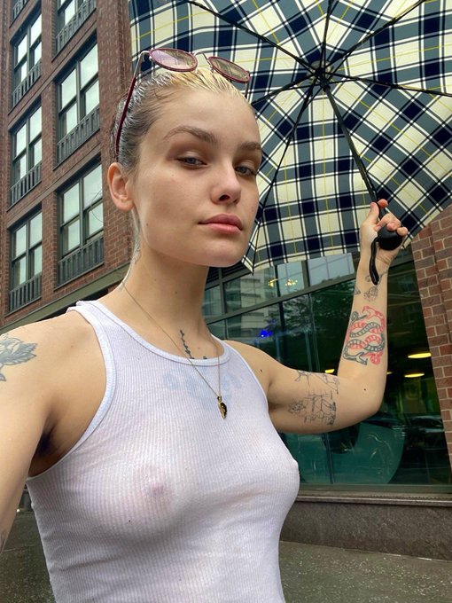 deleted all the photos of my sex work account but this has to stay online forever https://t.co/btfP0