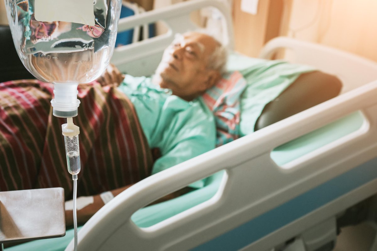 RevistaSen's tweet photo. Paciente adulto mayor hipotenso? Piense en Sepsis! La 1ra causa de Insuficiencia renal aguda. Lealo en https://t.co/Cuu0A4Ae5Z https://t.co/6Tzk9F14PQ