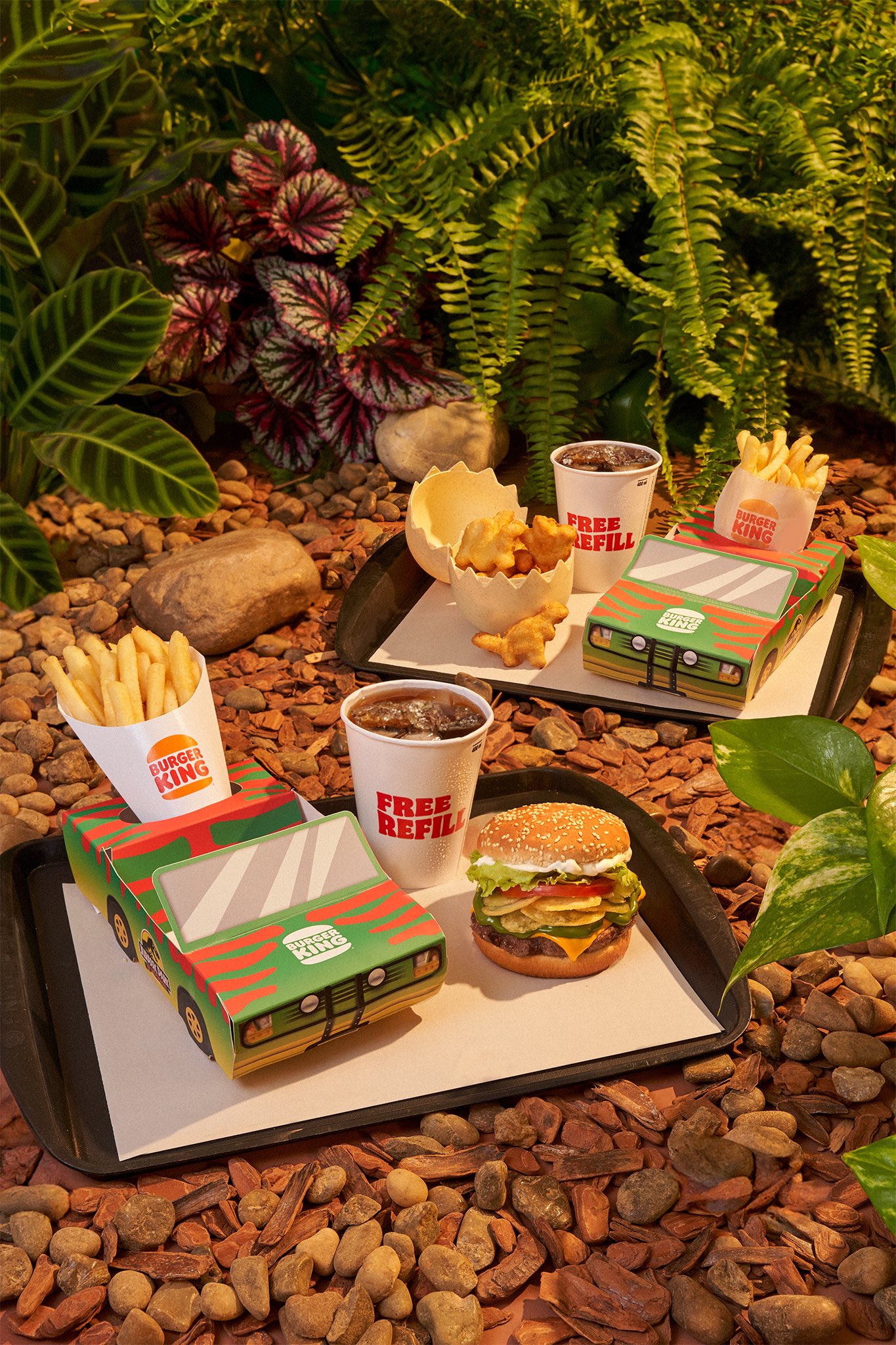 É claro que no Combo BK Jurassic Park não poderia faltar um Burger