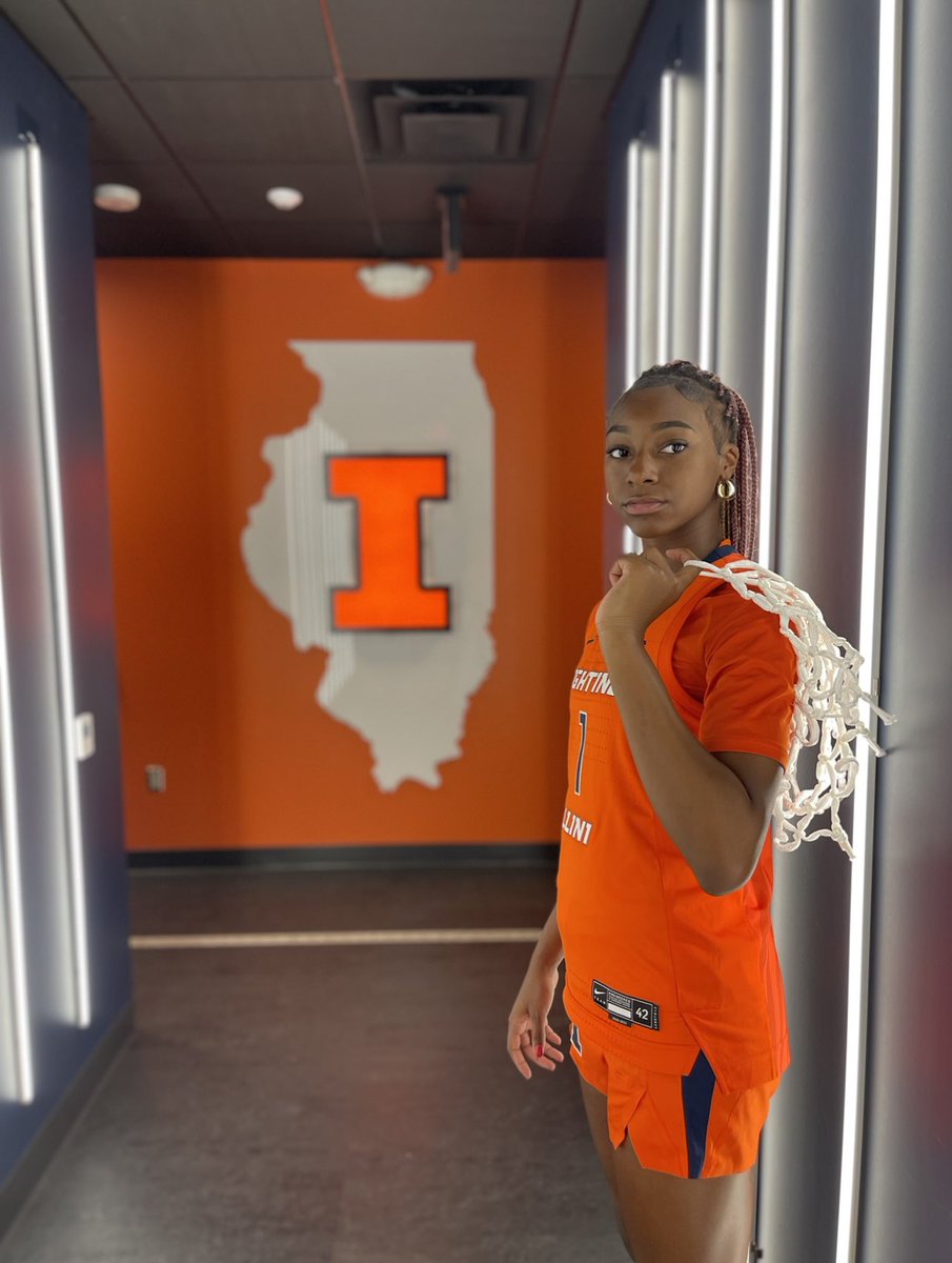 Trinityjones014's tweet image. Thank you @IlliniWBB for having me on campus this past weekend! It was great to learn about the program and watch the team workout! 

#Unofficial
#Repthe14 

@M14Hoops_Girls 
@N1training