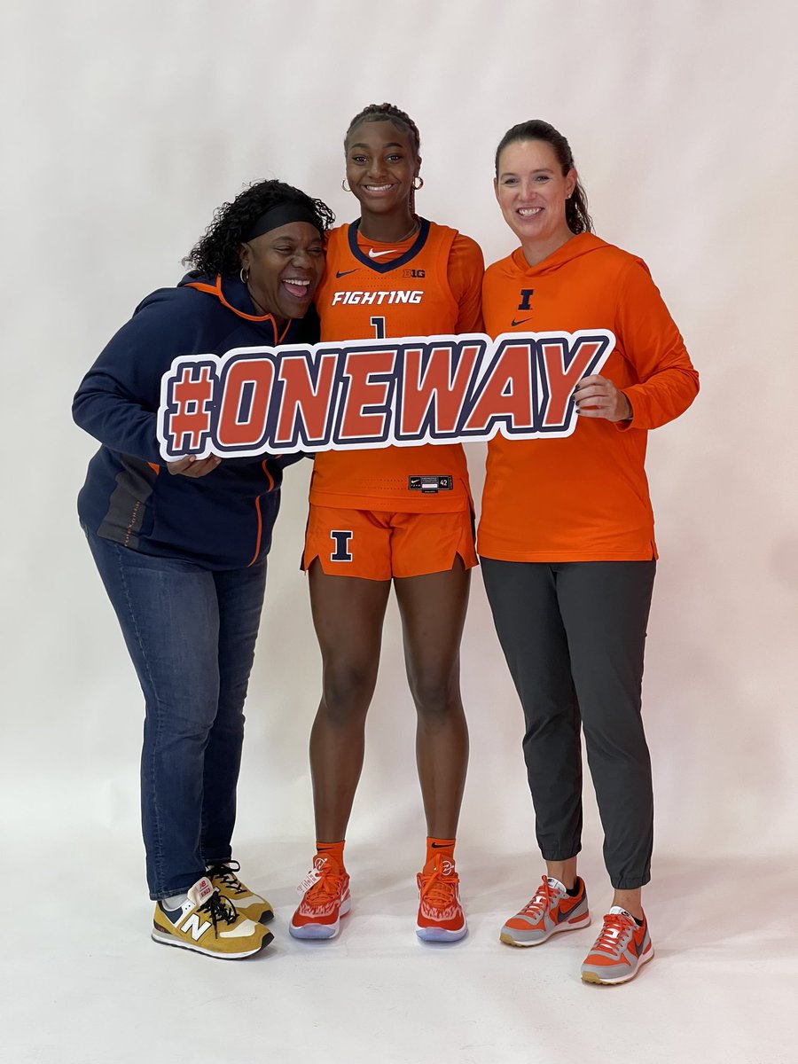 Trinityjones014's tweet image. Thank you @IlliniWBB for having me on campus this past weekend! It was great to learn about the program and watch the team workout! 

#Unofficial
#Repthe14 

@M14Hoops_Girls 
@N1training