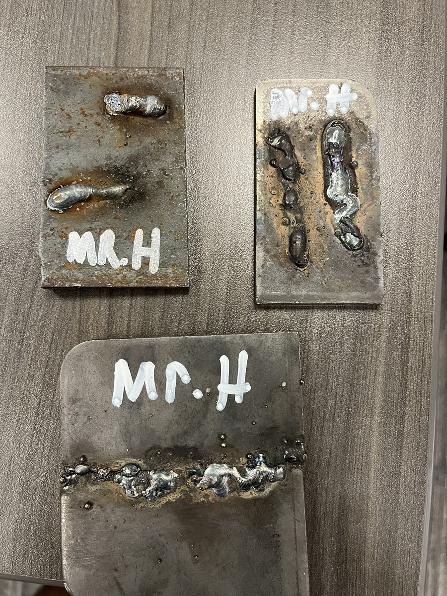 jmheitz's tweet photo. @Mandery @mirmarie18 I think I have your answer.  The bottom one is supposed to be a straight line all the way across https://t.co/IfujJD7d86
