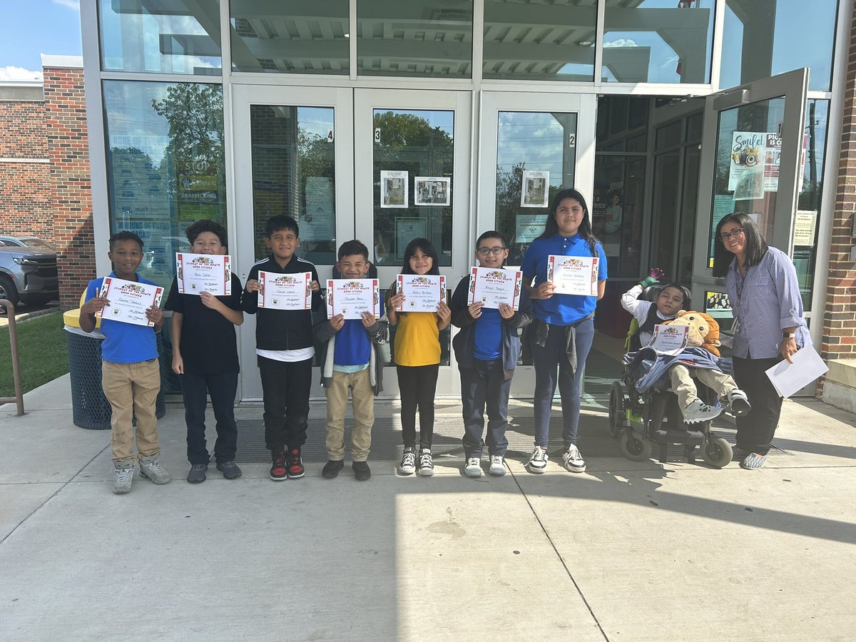 j_jhusband's tweet photo. What a wonderful day to start our week!! Celebrating our custodians and all of their hard work and recognizing our staff and students of the month! Great day to be a Macon Mustang! @SpruceV_T @Region2DISD @MaconDISD @DallasISDSupt https://t.co/FwTRKGrZOK
