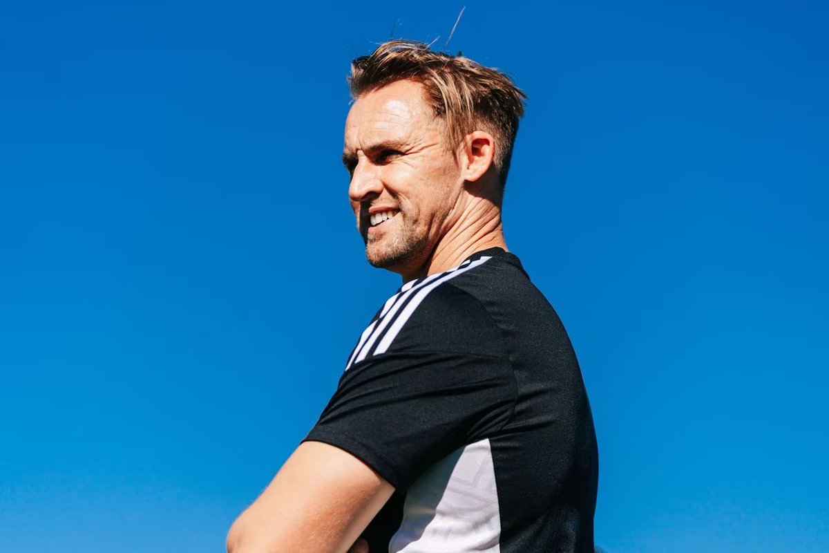 Happy 35th to the man himself! Psyched to have him be my local club's manager, and can't wait to see where he will take us going forward! Football really does hit differently when you have a local club to cheer for.

#COYBIB🚀