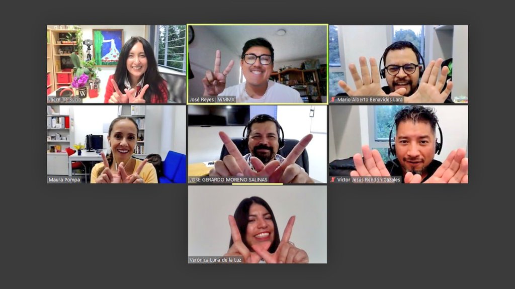 b_jars's tweet photo. Rumbo a #WikiUNAM4 estamos afinando detalles con el gran equipo de @cuaieedunam liderado por @txtdgtl 💻✨️

#WikiUNAM
#WikipediaEsParteDeLaEducación https://t.co/qsK9FN2XeV
