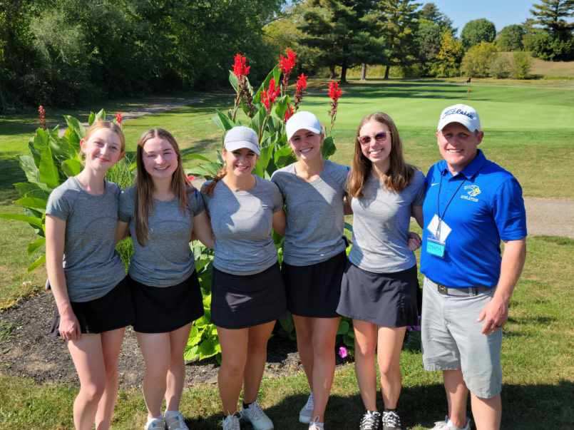 GLHS_GirlsGolf's tweet photo. Huge congratulations to the Gahanna girls golf team for qualifying for districts! @GLHS_Athletics https://t.co/StQ4g0ovpE