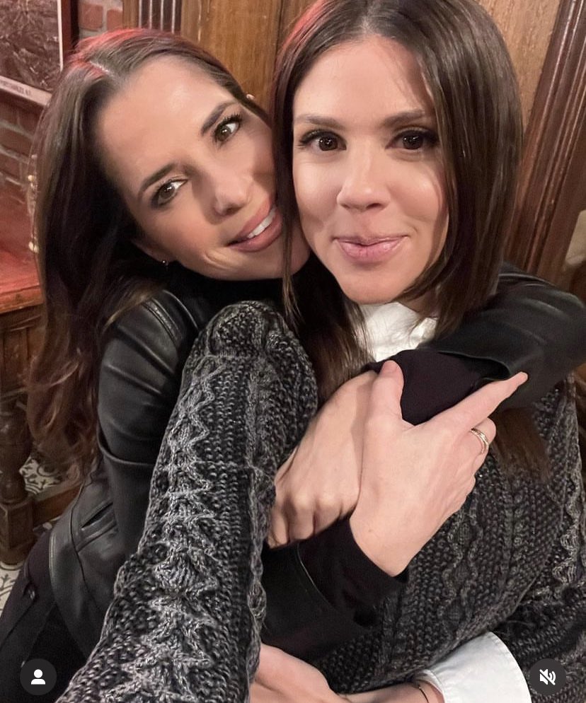 BeckySlaysGH's tweet image. I like these two as sisters. #GH #DavisGirls 

I hope new Molly fits in.