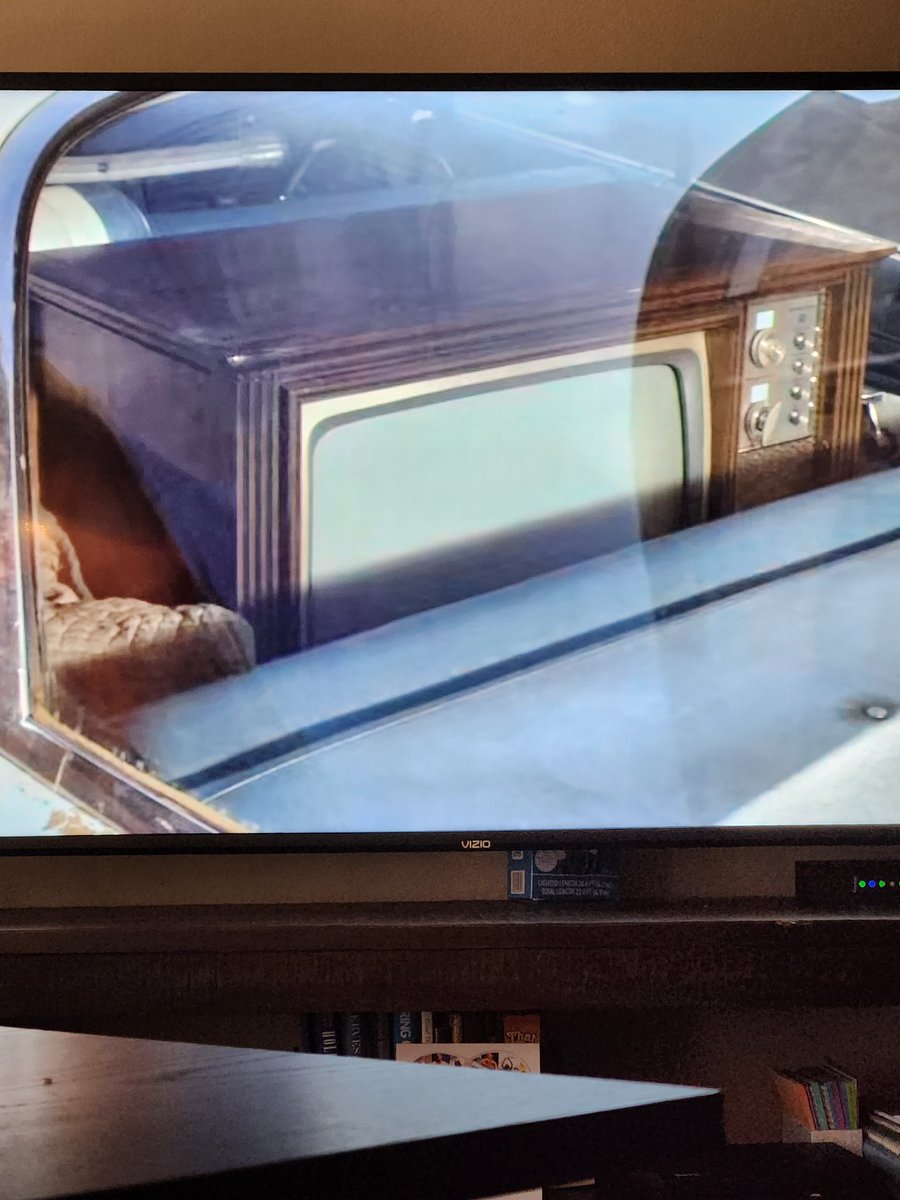 dramatic_one's tweet image. Someone stole a whole ass console TV, and they found it in an abandoned car. lmao #Adam12