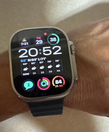 Ozzy_Soars's tweet photo. Like look at the face on a customers wrist 🤭 https://t.co/Amemis2w81