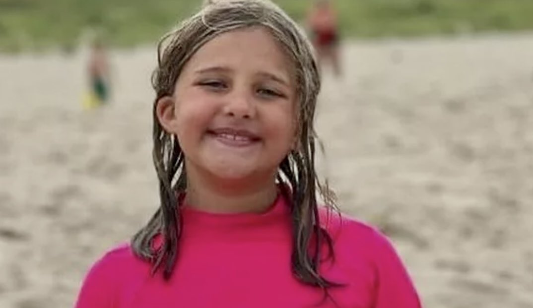 AngelineDC's tweet photo. AWESOME Breaking News:
9-year-old Charlotte Sena, missing since Saturday, has been found safe! Suspect in custody. More details soon. #AMBERAlert cancelled ❤️ https://t.co/l81oSiM7a1