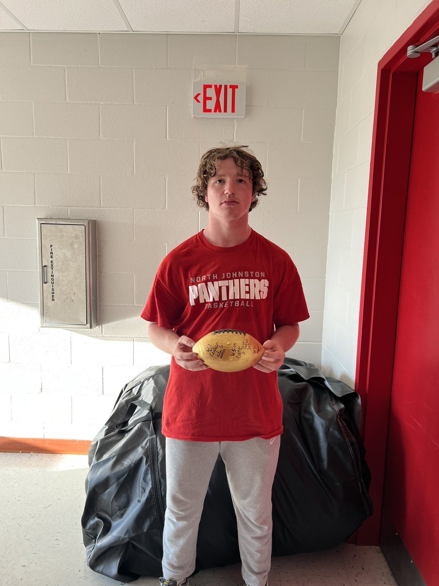 coachphillipsnj's tweet photo. RTD*B Varsity Week 7 Gold Game Balls: 
Spring Creek Game
We had co-winners in the 64-0 win!
Sr, Cooper Gibson - 4 car 90 yds 3TD
Jr, Daniel Turner - 4 car 109 yds 1TD
This was Daniel’s first game as a wing back coming from QB!
Congratulations to both! @coopergibson33 @DanielT0326 https://t.co/9f5jhj2vpJ