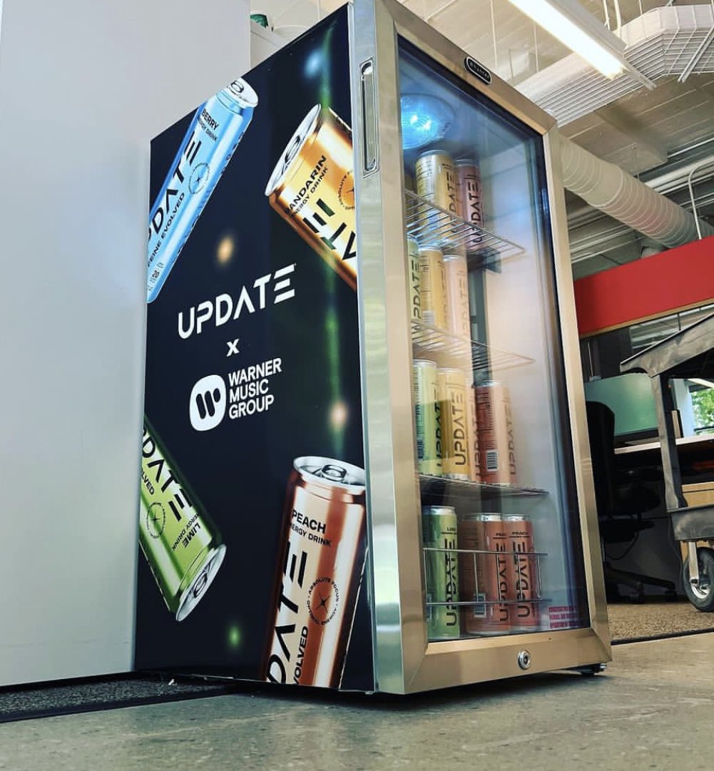 these branded office coolers by 
<a href="/DrinkUpdate/">Update</a> 🥵 so so good 

if you don’t like caffeine—or need 
something to beat the 2PM slump 

highly recommend!

uses paraxinthe — ingredient made from extracting the energy molecules from caffeine

NO JITTERS, NO CRASHhttps://drinkupdate.com