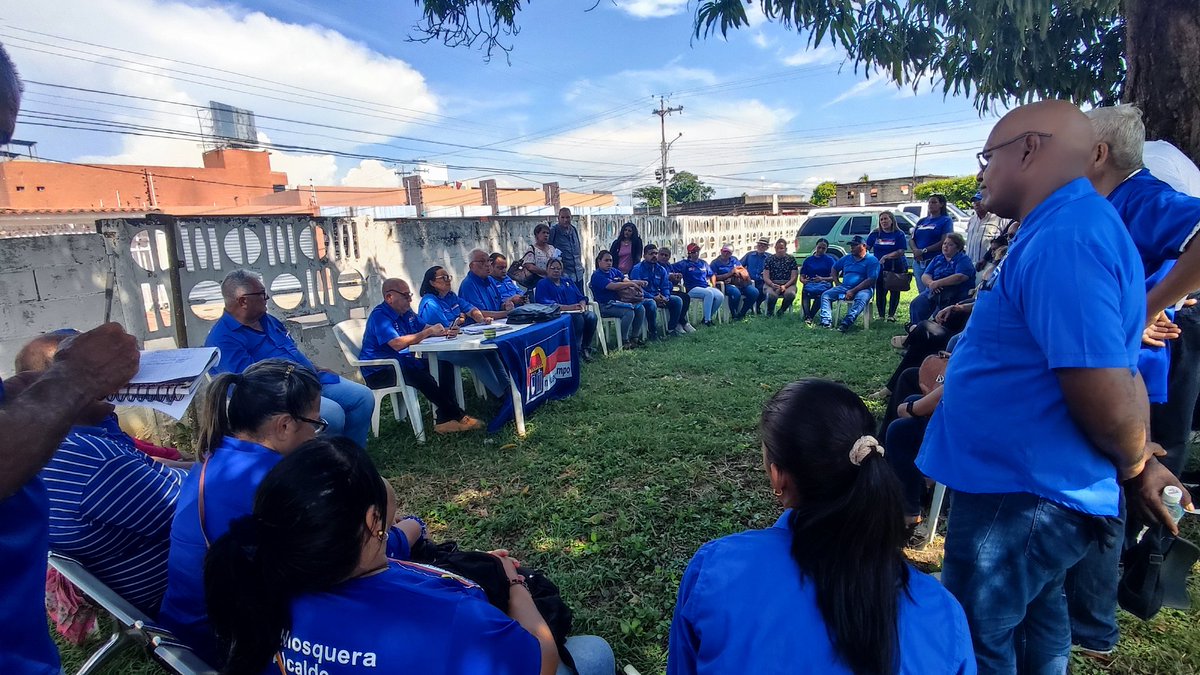 Nuestra #GranMaquinaria afinando y calentando motores, #ReunionDeComiteEjecutivoMunicipal
<a href="/partidoUNT/">Un Nuevo Tiempo</a> 🇻🇪
<a href="/PartidoUNTZuIia/">Un Nuevo Tiempo Zulia</a> 🇻🇪