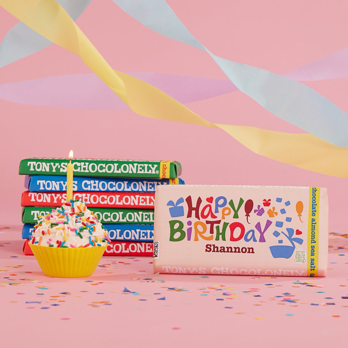 Time to celebrate our October🎃 friends’ birthdays and we know the sweetest way to make them feel special 🎂.. with custom choco of course! Check out our custom wrappers in our web shop! Tag an October friend you're celebrating this month!🎈💗