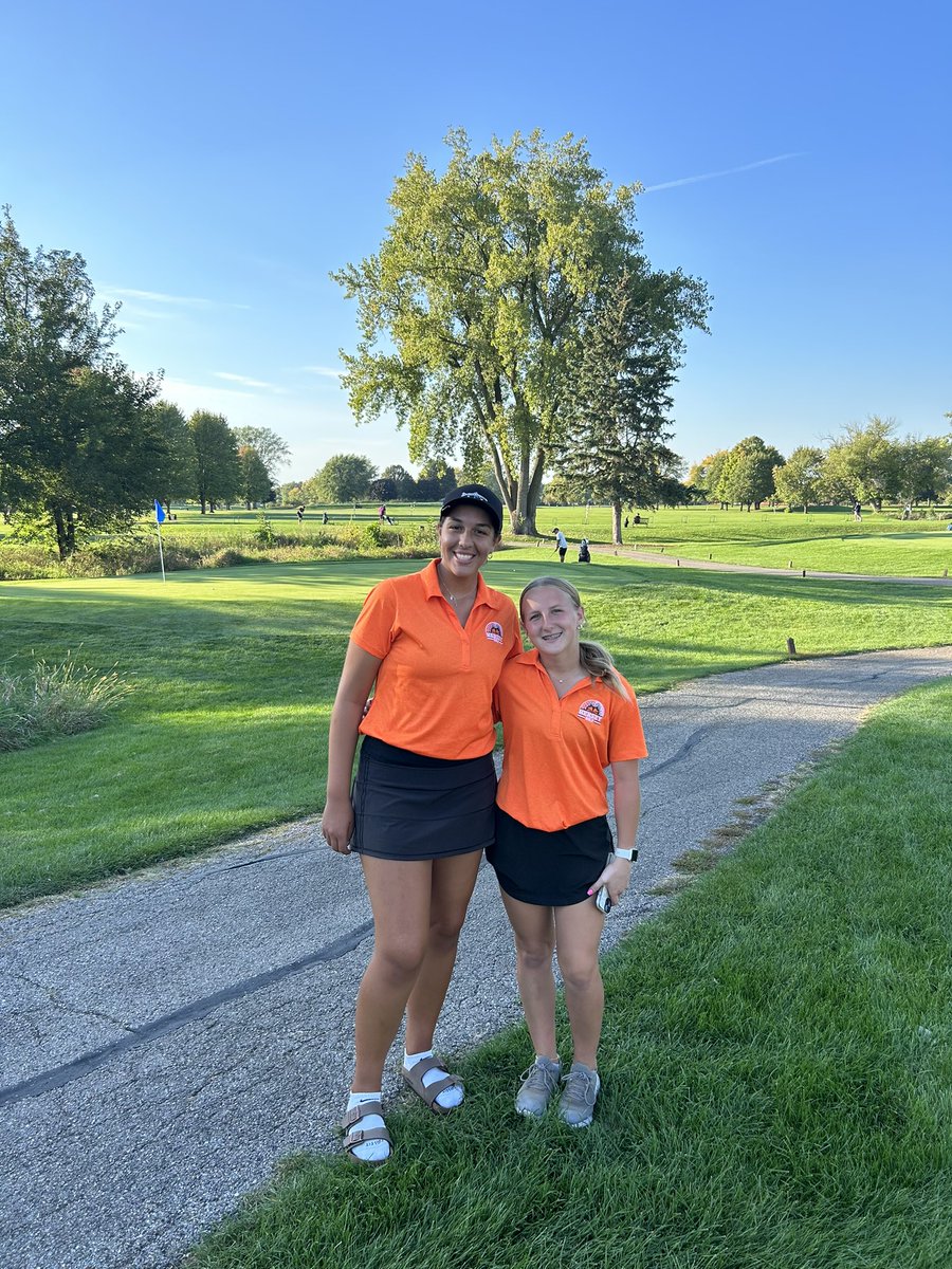 Great finish to the season for the Huskies! Good job today Ava and Avery!