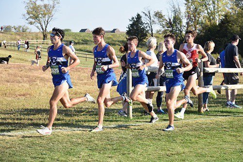 NCAATrackField's tweet photo. Keepin' the pace 🔵

#NCAAXC x 📸 @CreightonXC 
https://t.co/6U1KF3ZIRa
