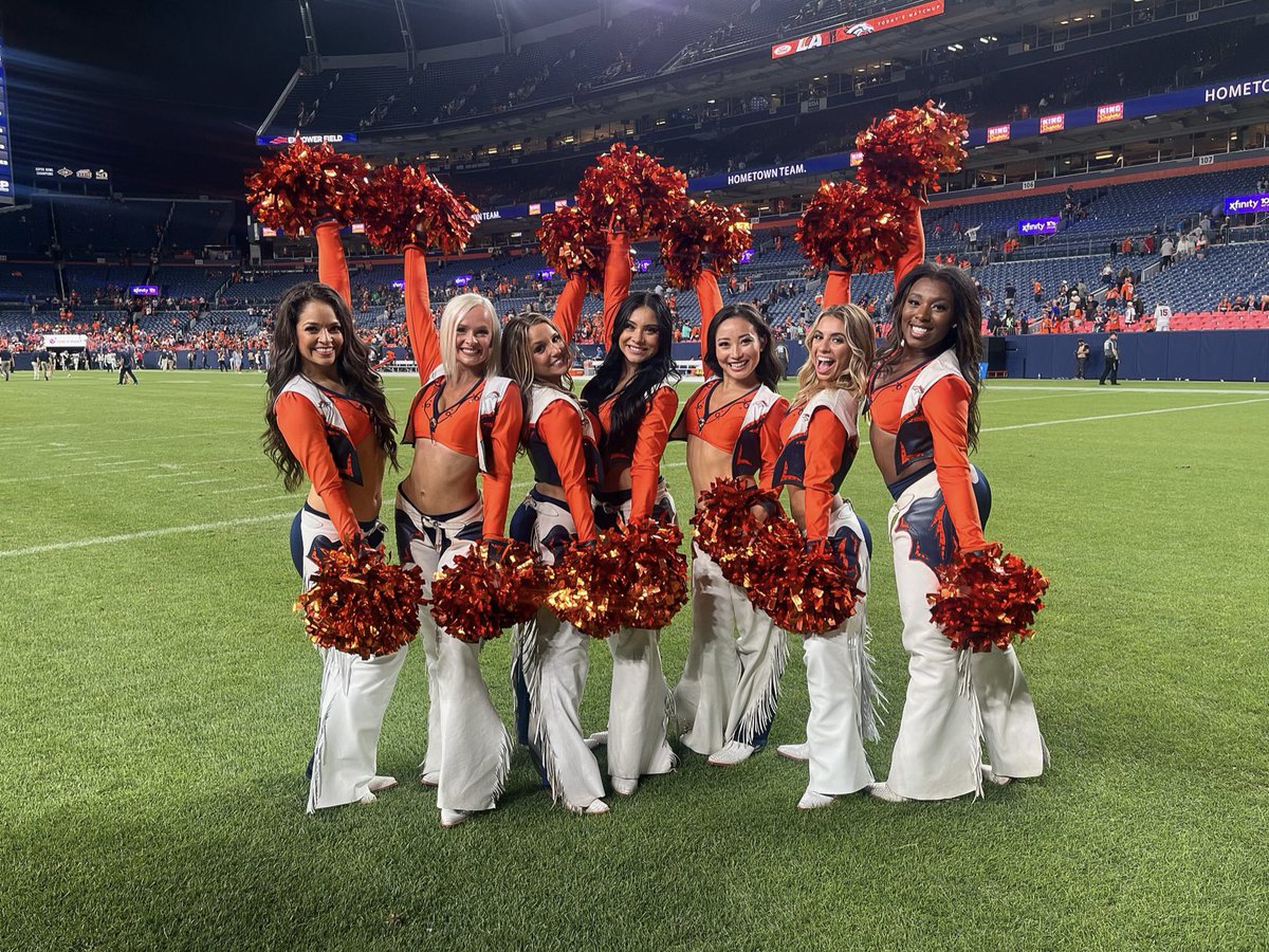 DBC_Allison's tweet photo. Happy Dub Day! π€©ππΌ #BroncosCountry #DENvsCHI https://t.co/eEizaaB4Me