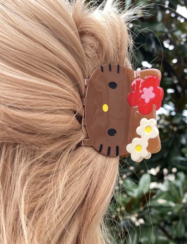 piinkimi_'s tweet photo. hello kitty hair claw clip https://t.co/rvMB9Aa9GG