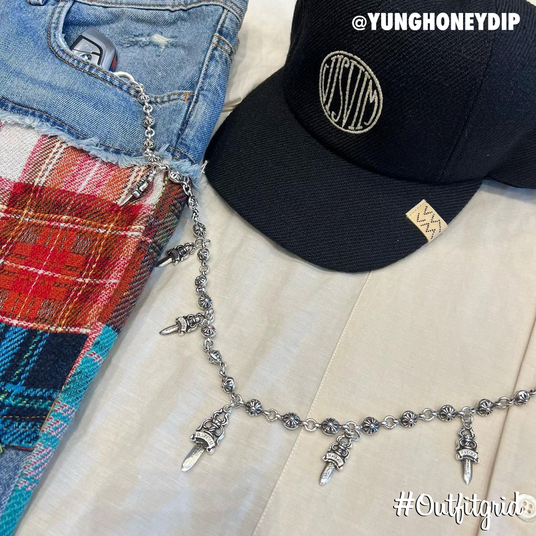 outfitgrid's tweet photo. Today's top #outfitgrid is by @yunghoneydip.
▫️ #Margiela #Shirt
▫️ #YSL #Sweater
▫️ #AcneStudios #Denim
▫️ #Visvim #Cap
▫️ #Adish x #Suicoke #Shoes
▫️ #ChromeHearts #Jewelry https://t.co/0THRBaclYf