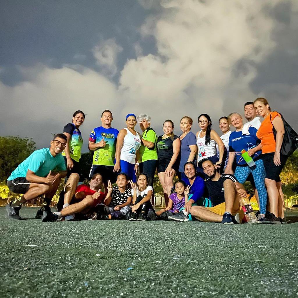 OkoRunners's tweet photo. #YoSoyPorqueNosotrosSomos 💚💙

Nuestro team sigue dando lo mejor a través de la mente 🧠, corazón 🫀 y alma ✨.

¡Vamos Okos! https://t.co/c9rXq1BE2T