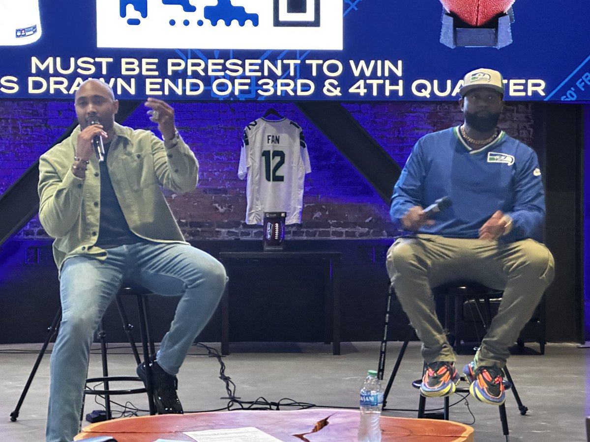 mikaelamattes's tweet photo. We out here at #VictoryHall about to watch the #Seahawks on #MNF with @KJ_WRIGHT34 and @GeeScottSr! #KJAllDay https://t.co/sWnDUzCCa9
