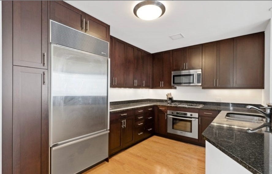 RealtyDowntown's tweet photo. Just Listed by Quentin Green
Spectacular corner unit (South, East and West exposures) with amazing views of Lake Michigan, Millennium Park and the City skyline!
#justlisted #chicagorealestate #forsale #chicagoagent #chicagorealtor https://t.co/uPvemT2u74