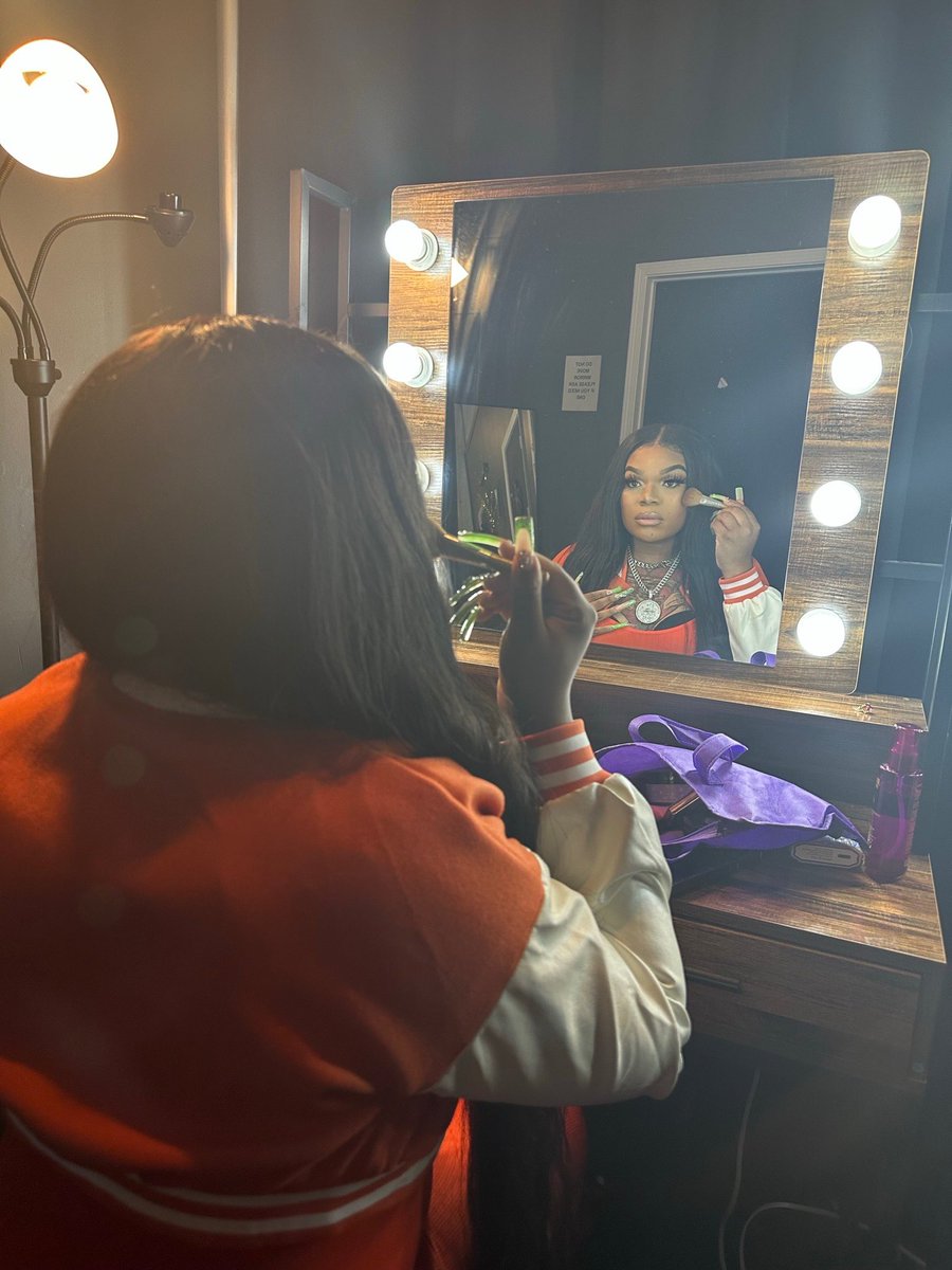 missprincessatl's tweet image. My only competition is the B.thx in the mirror 🪞 ……… 🧡🧡🧡

#MISStress💋
#ThePrincessOfRap👑🎤🦄

#neveraverage #boss #hiphop #body #slay #doubleup #pretty #team #rnb