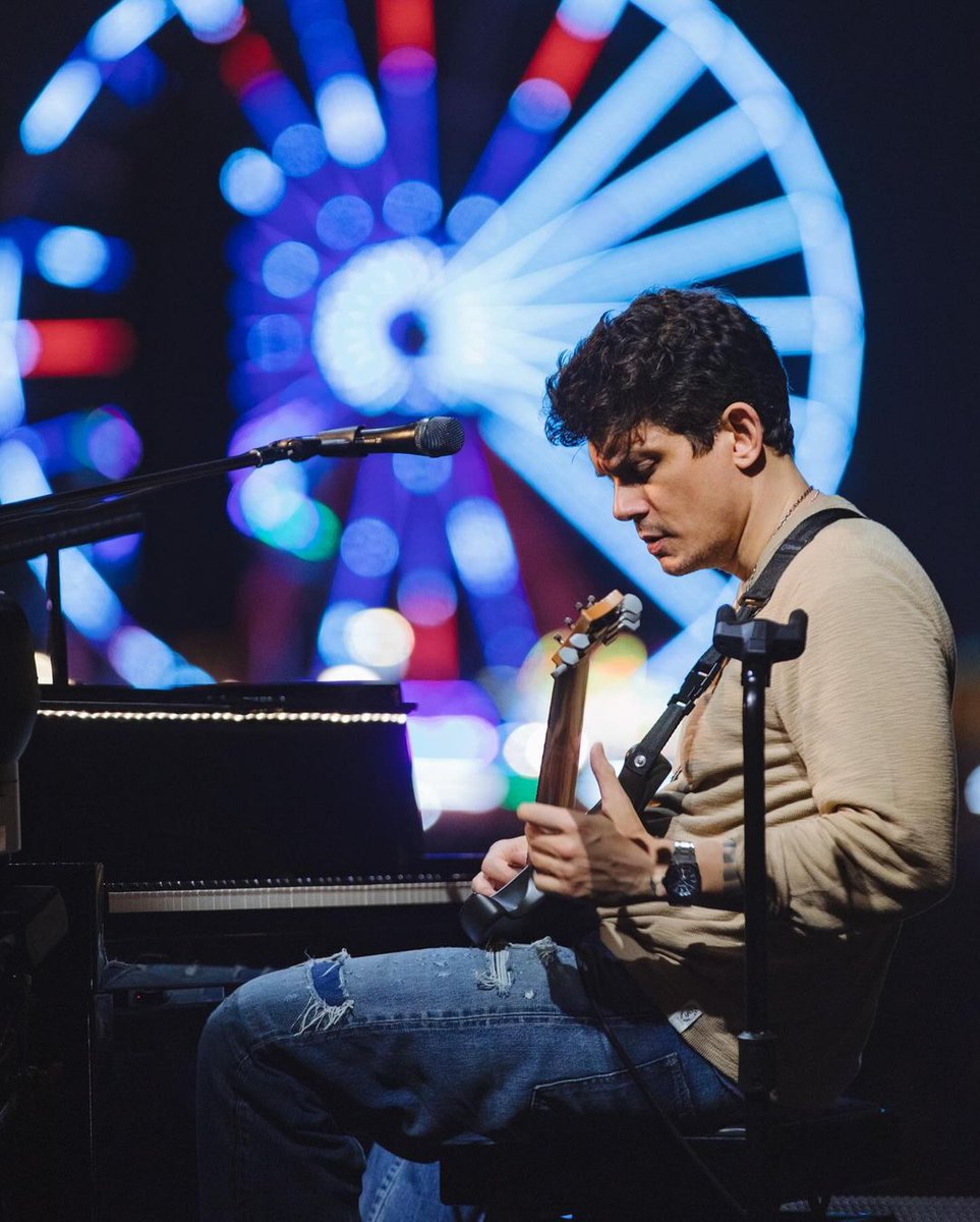 JohnMayer's tweet photo. A weekend playing two stellar festivals: @OceansCallingMD in Ocean City, MD and @soundonsoundCT in my birthplace of Bridgeport, CT, which was as profound as you’d imagine it to be. The night brought friends, family and even a visit from Connecticut Governor @GovNedLamont. Next stop, @TheGarden for two shows starting tomorrow night… off we go into the second leg of the Solo tour, which will be my last for a good while… after next year’s Europe/UK Solo run, I’ll focus on making another album and building out the world of “Life” on @SIRIUSXM.