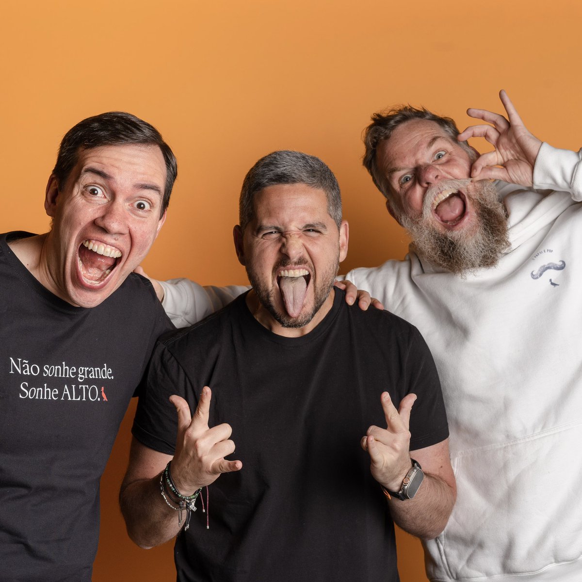 Imagina um papo desses três?? Saiu o podcast Santa Correria com <a href="/ronymeisler/">Rony Meisler</a> <a href="/piangers/">marcos piangers</a> e eu

youtu.be/pGATq6L4Q_A?fe…