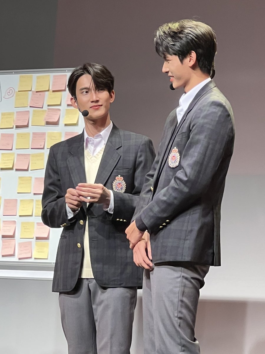PenSaengda63752's tweet photo. One of the things that l love about them is their height and they are so adorable 🥰😍
#JaFirstBack2schoolJP
#jafirst https://t.co/3vM21IHsI5