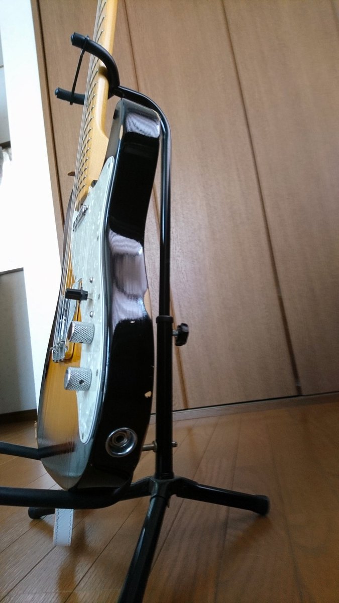 ouch_hevechy's tweet photo. #VanZandt
#ヴァンザンド
#テレキャスターシンライン
#telecasterthinline
#出会って10年
#ツートーンサンバースト
#ブラック
#使い込んだ味 https://t.co/GfHXkl2bOu