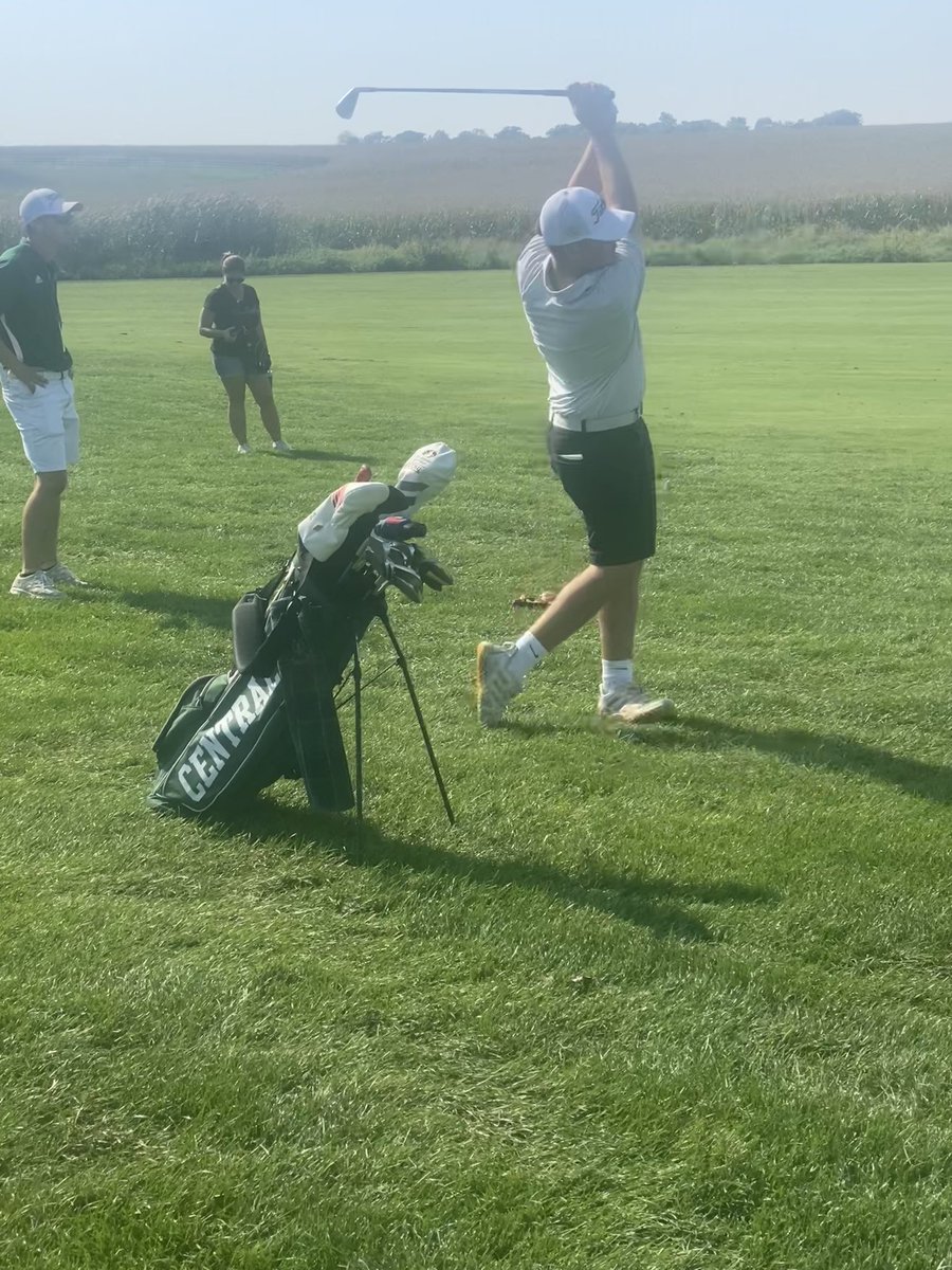 Congratulations to Maddox Conner and Micah Arushanyan on a great season!  Maddox carded a 90 and Micah finished with a season best 79 at today’s Sectional tournament at Whitetail Ridge.