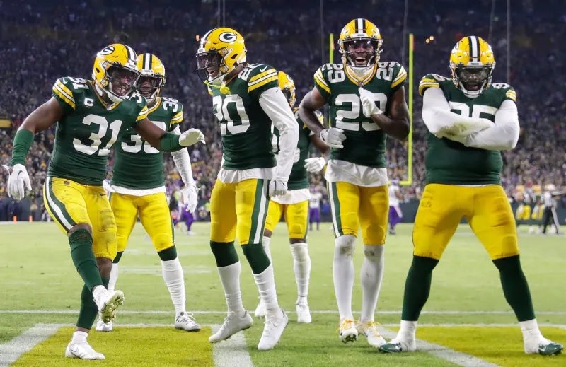 CaughtsonWatson's tweet photo. “Have you ever wondered if you combined all of the best NFL players onto one team, how good it would be? Well you don’t really have to imagine that hard. Simply look at the current Packers when they have no injuries.”- Tom Brady. https://t.co/O1b2mxKkJa