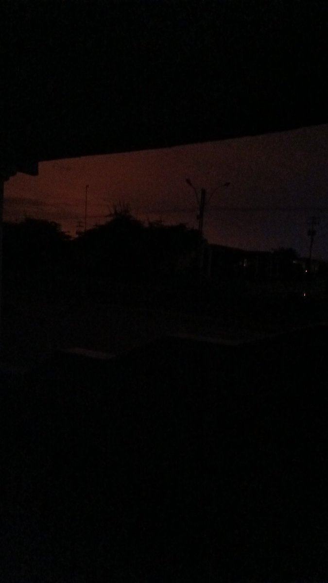 pimarisa's tweet photo. @CorpoelecInfo En Monagas las fallas eléctricas son terribles, en la zona industrial parroquia la Cruz  Urbanización Jardines de San Jaime sin electricidad desde hoy a las 9:00 am casi  12 horas sin electricidad https://t.co/ghh1Zifgit