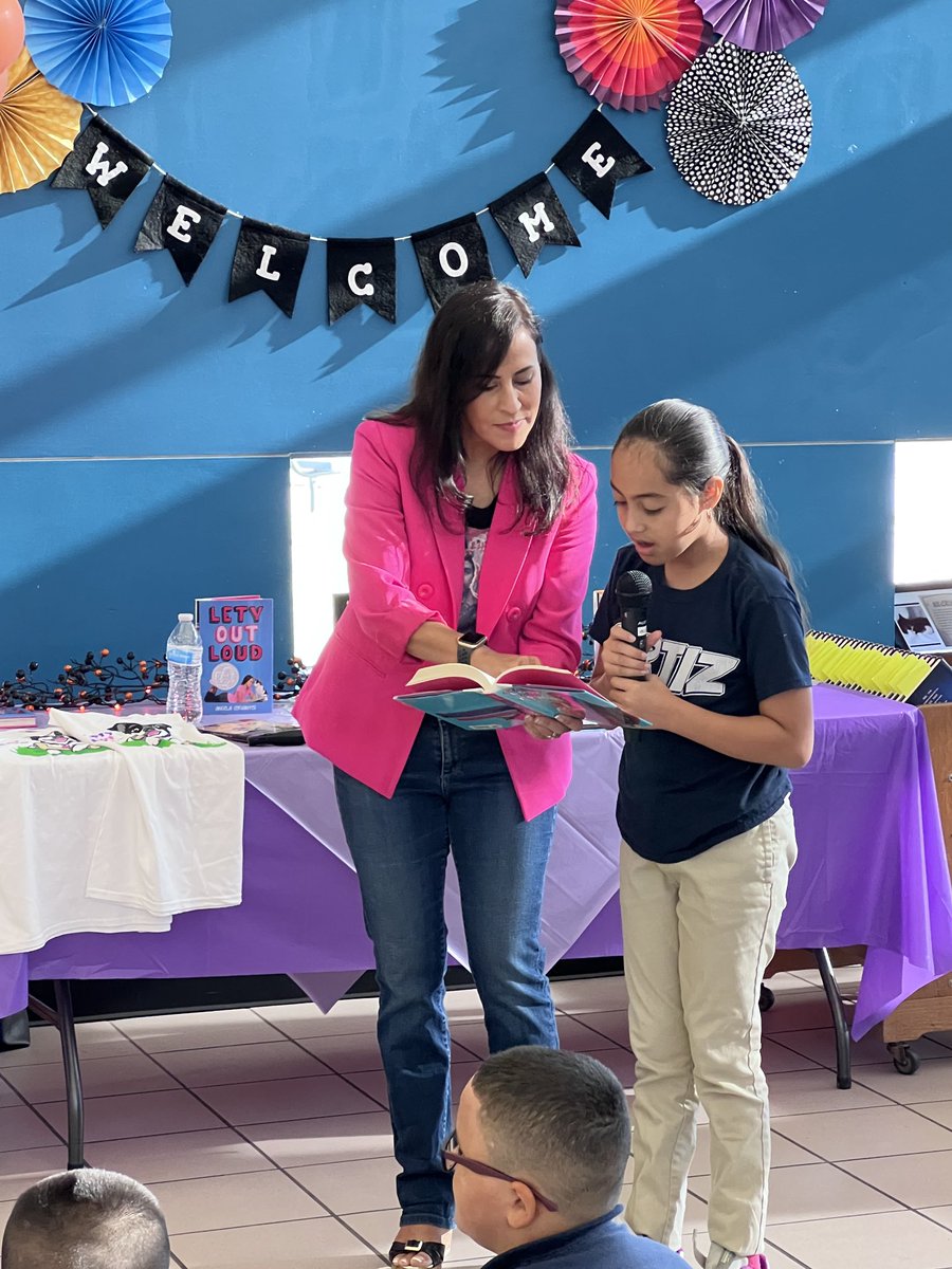 OrtizLibrary259's tweet photo. One of my favorite things about being a librarian is hosting amazing authors like ⁦@AngelaCervantes⁩ She captivated our 4th and 5th graders today at Ortiz. Can’t wait to read The Cursed Moon!!! ⁦@usd259libraries⁩ ⁦@WichitaUSD259⁩ ⁦@Watermarkbooks⁩ https://t.co/GFLEVfIJNC