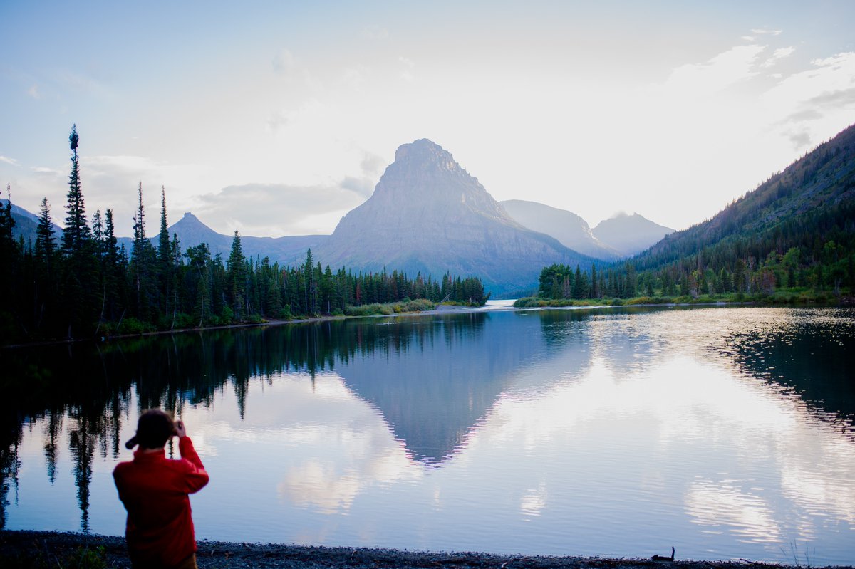 lindschamblee's tweet photo. Had a very 🏔️ 🐎 🥾🤠 summer now it’s sad girl fall https://t.co/xgcCzwsBat