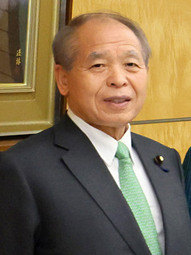 mrjeffu's tweet photo. Ishin Party lawmaker Suzuki Muneo, one of Japan's biggest Putin apologists, has become the first member of Japan's National Diet to visit Russia since its invasion of Ukraine. The Ishin Party is considering disciplinary action against him because he didn't seek their permission. https://t.co/JdiPB59fVx