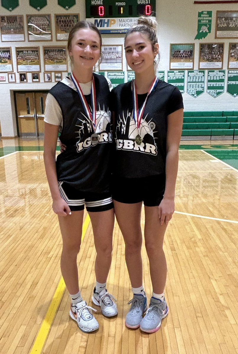 coachbeckett's tweet photo. 2023 Indiana Preseason Prospect Camp
3 Point Championship
Champion - 26’ Ellie Keller / Shelbyville
Runner-up - 27’ Ava Wilson / Columbus North
#PPC23 https://t.co/a0Ru8A8zXJ