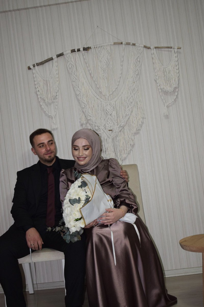 Güzel gözlerine sevdalandığım 🤍<a href="/vallahbunaldim/">boş</a>