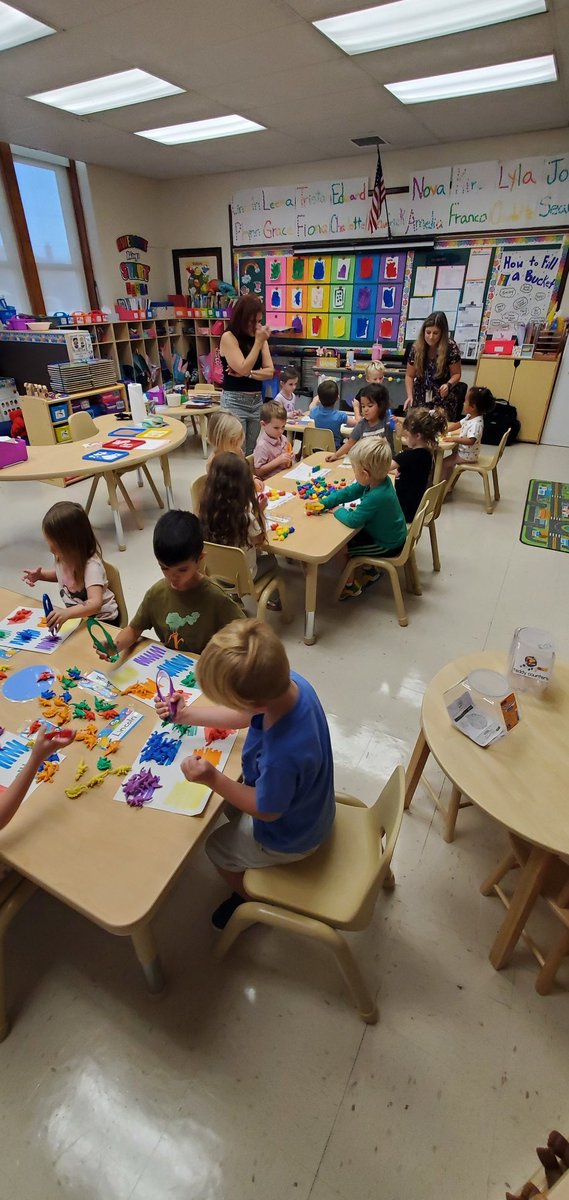LBMathDir's tweet photo. In the Wondergarten with @missgraziano and her PreK scholars. Thank you for letting me visit today while you sort and identify. #LBPreK #lindellelementaryschool https://t.co/4a8HqoMWyv