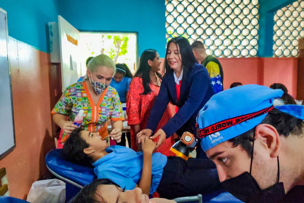 Cultura, recreación y atención médica en el inicio de clases en el Zulia

Con actividades culturales, recreativas, deportivas y la activación del Plan IPASME va a la Escuela, niños y niñas, llenaron de algarabía los espacios de la institución educativa Mons. Francisco Granadillo.