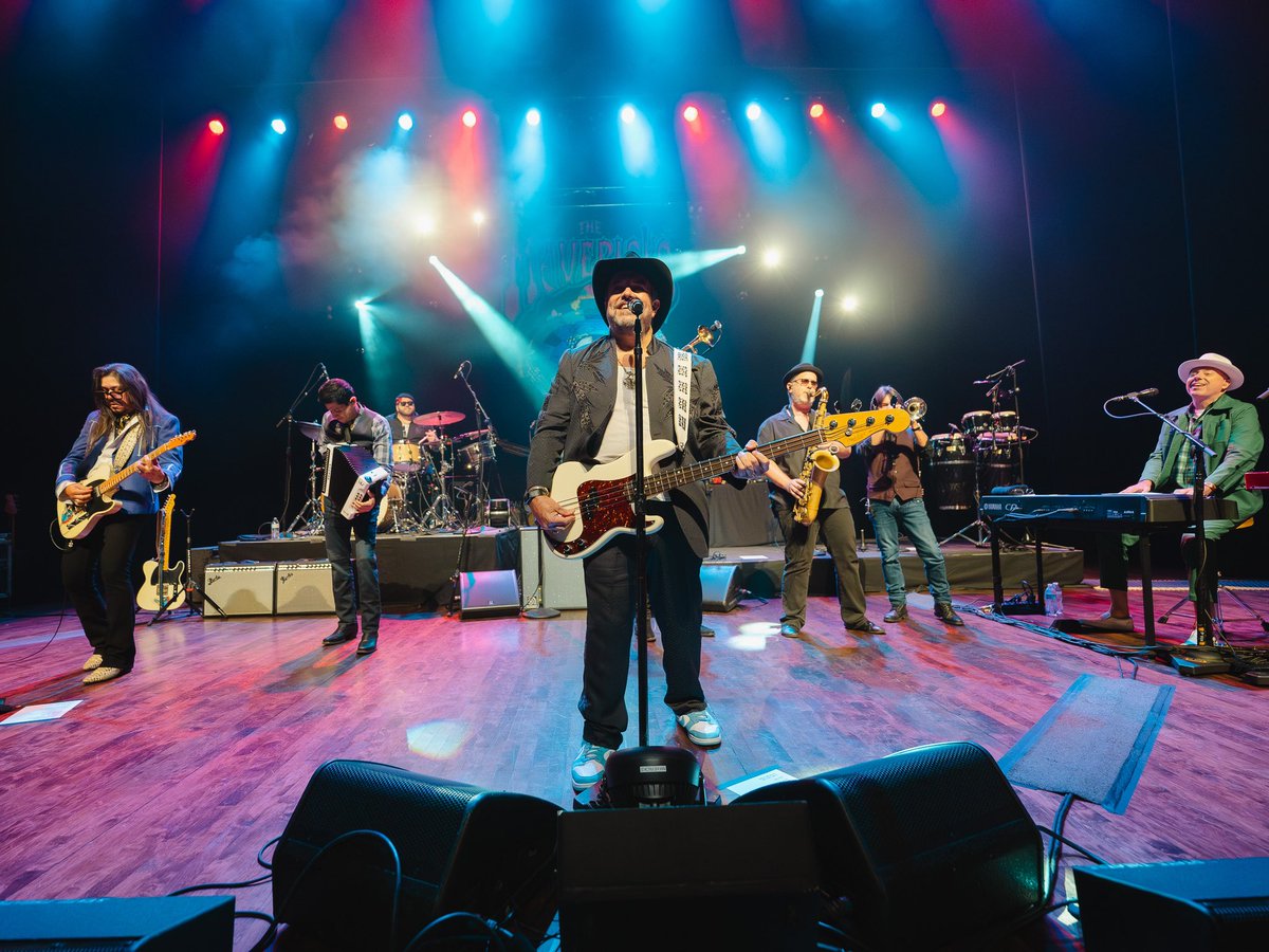 MavericksMusic's tweet photo. Minneapolis Memories 💜 @hennepintheatre State Theatre 9.16.23

📸 @habanamenex #TheMavericks #FallTour23 #TheMavericksLive https://t.co/4eSVDhw7dM