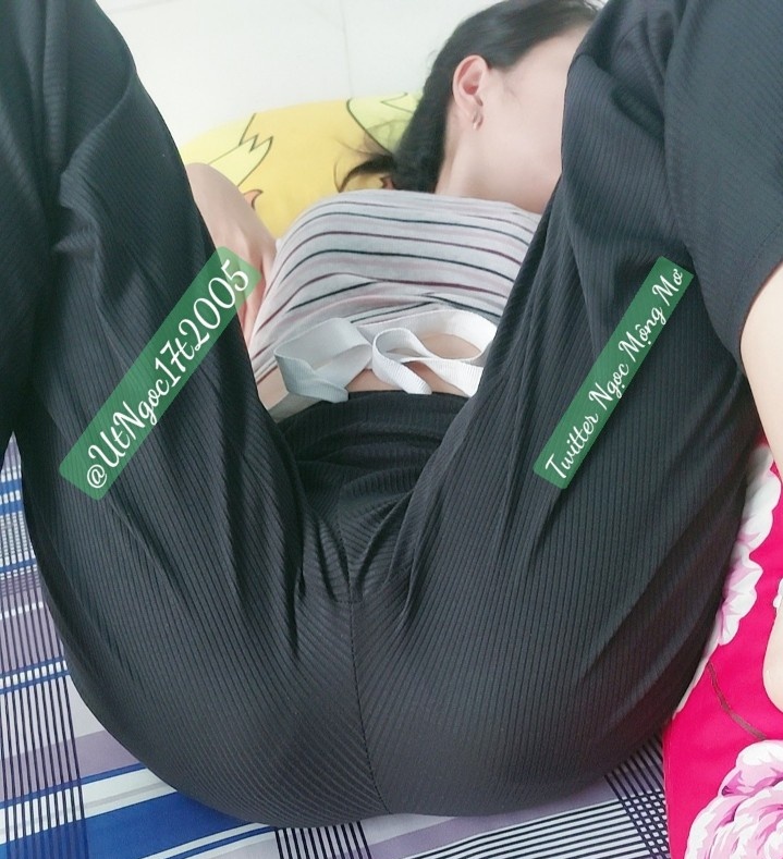 UtNgoc17t2005's tweet photo. Đút vô đi a ơi...Em đã sẵn sàng cỡ ra chỉ còn chiếc quần lót nhỏ xíu bó sát cô bé bên zalo.
Mn yêu mến thích xem tác phẩm dâm này.Cùng em nắm tay qua zalo kết bạn lâu dài tìm hiểu làm quen,em gửi xem hết tác phẩm dâm này nhe.
Khám phá dâm mọi thứ chỉ có bên zalo https://t.co/tnS7A9lgSy