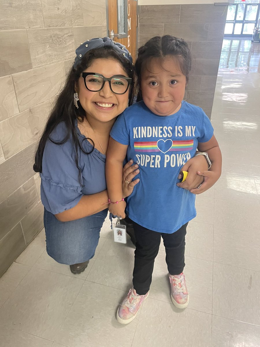 GomezPatlan2020's tweet photo. Word Day of Bullying Prevention Day at Patlan💙 #BeKind #BlueUp #BlueShirtDay @PatlanES https://t.co/nTkpmFWwVE