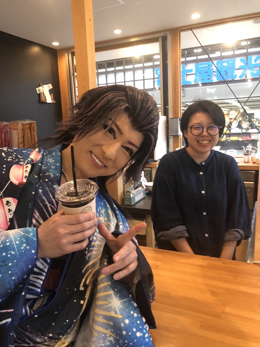 Ryo_k_9's tweet photo. やっぱり朝イチは珈琲にかぎる🤭ここは豆の種類もたくさんあって、深みのある珈琲が飲める☕️珈琲片手に観劇。みんなも是非🫶
今日もすごいいい天気☀️外の方があったかいな〜
　#妃咲劇団　#日光珈琲　#食べ歩き　#日光紅葉座 https://t.co/r4o8cI9F3a