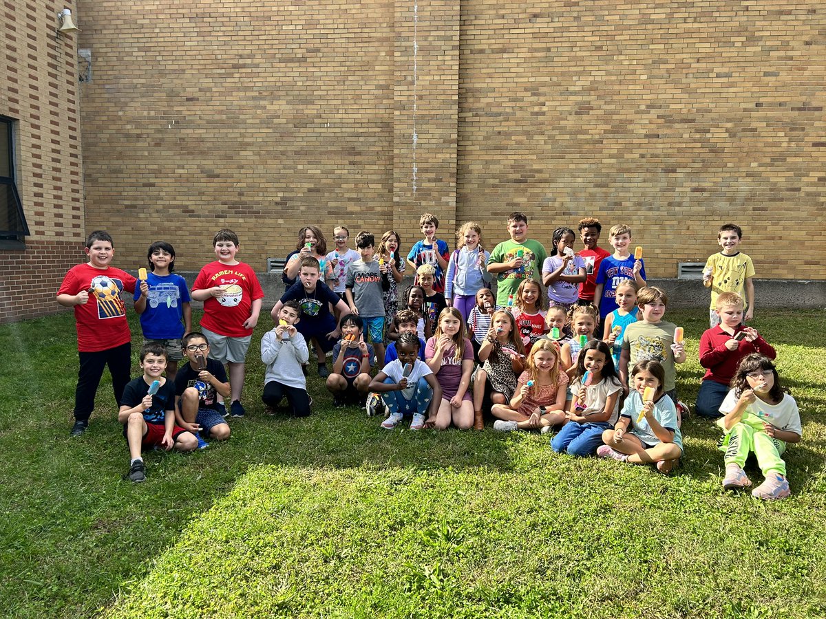Melissa Manning (@melismanning) on Twitter photo Sunnyside celebrated our summer math and reading participants with a visit from the ice cream truck! โค๏ธ๐ฆ๐Great work Tigers! ๐ฏ <a href="/darla_lussier/">Darla Lussier</a> Sunnyside celebrated our summer math and reading participants with a visit from the ice cream truck! โค๏ธ๐ฆ๐Great work Tigers! ๐ฏ <a href="/darla_lussier/">Darla Lussier</a>