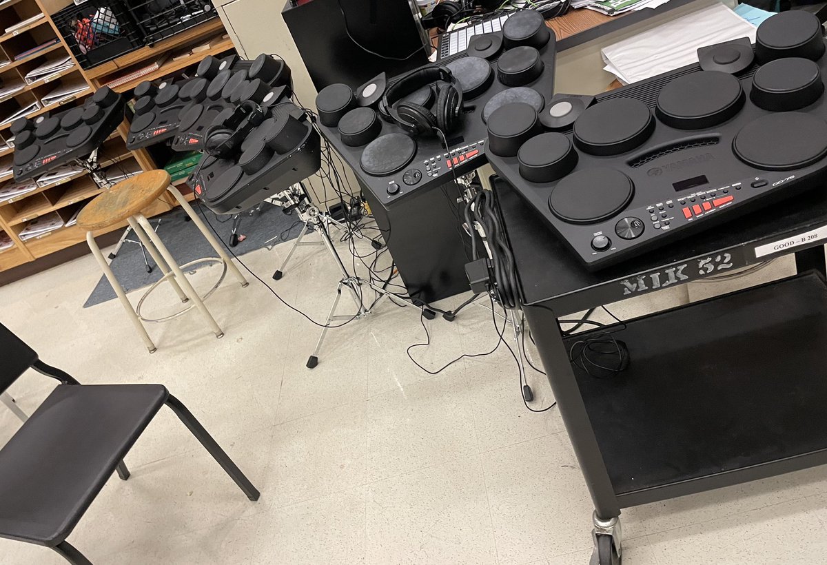 MLKchorus's tweet photo. JamLab students take their foundations unit test tomorrow, then it’s on to instrument rotations and modern bands! We can barely fit everything around the room. https://t.co/H58POSbdUj