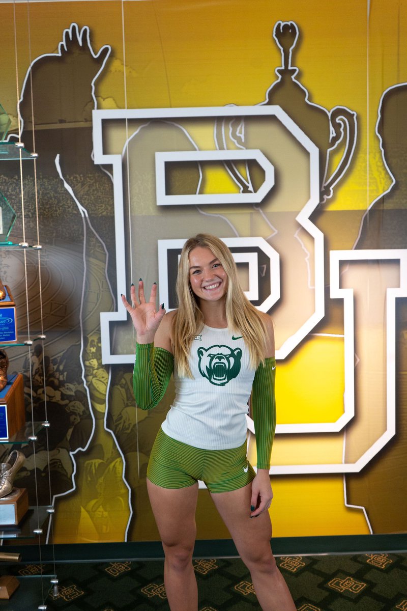ShayeFeely's tweet image. I am so grateful and excited to announce my verbal commitment to run track and field and further my academic career at Baylor University. I will be a heptathlon!! I want to thank my friends, coaches, teammates, and most importantly my family &amp;amp; God for the countless support.🐻🐻
